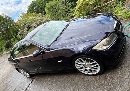 BMW 325xi -