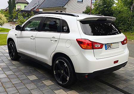 Mitsubishi ASX 2.2 4WD Instyle Pano Rockford AHK TÜV NEU