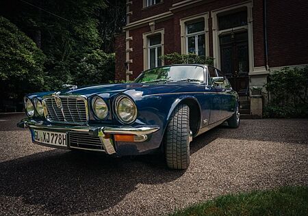 Jaguar XJ12