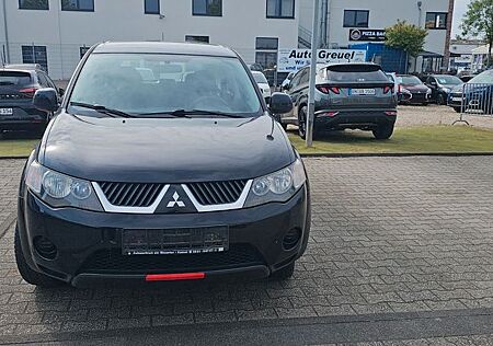 Mitsubishi Outlander 2.4 Inform