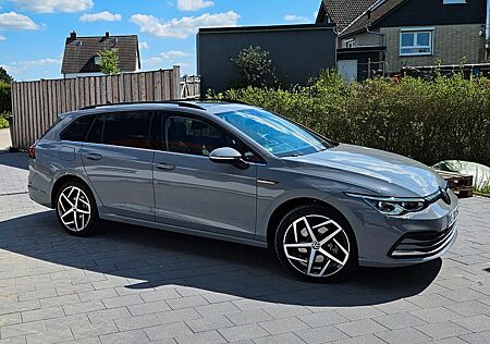 VW Golf Volkswagen 2.0 TSI OPF 140kW DSG Style Variant Style