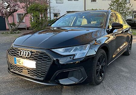 Audi A3 35 TDI Limousine /PANO/Carplay/Voll Leder