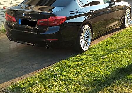 BMW 520d A LED HUD Kamera 20 zoll Alufelgen