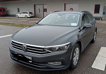 VW Passat Variant Volkswagen 2.0 TDI SCR DSG Variant -