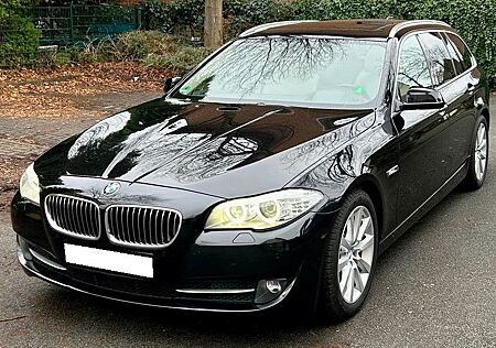 BMW 530d Touring Panorama, Navi, Head-Up, Soft Close