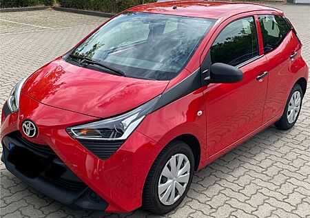 Toyota Aygo (X) Aygo (X) 1,0-l-VVT-i x-clusiv x-shift x-clusiv