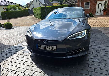 Tesla Model S 75D