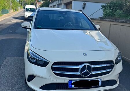 Mercedes-Benz B 180 d -