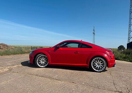 Audi TT Coupe 2.0 TFSI S tronic quattro -