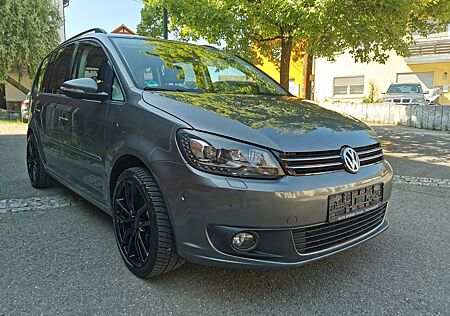 VW Touran Volkswagen Comfortl*DSGNEU*Bi-Xenon Ahk*Klima*TÜVneu