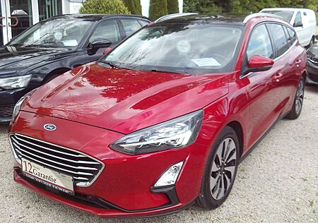 Ford Focus Turnier Cool & Connect PANORAMA,AHK,PDC,AL