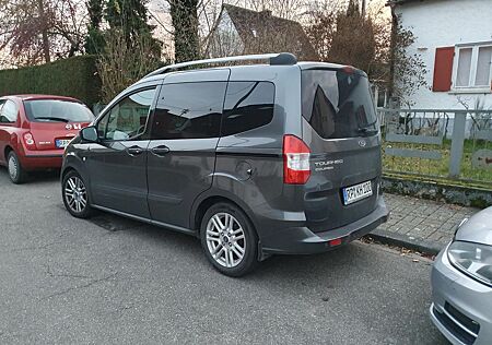 Ford Tourneo Courier 1.5 TDCi 70kW Titanium Titanium