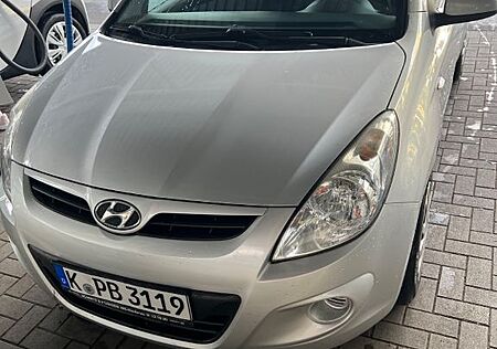 Hyundai i20 1.2 // TÜV bis 07.2027 //