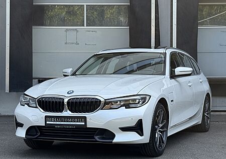 BMW 330 e xDrive Sport Line LED LiveCock Pano AHK