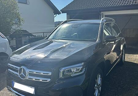 Mercedes-Benz GLB 180 d DCT -