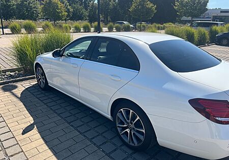 Mercedes-Benz E 220 d 4MATIC Autom. -