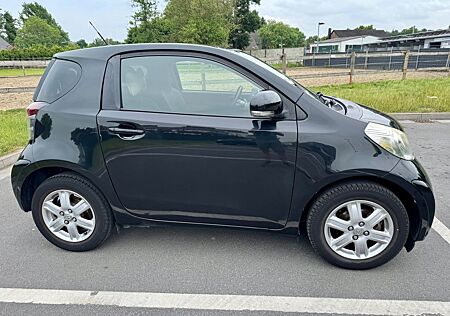 Toyota iQ + 1,0-l-VVT-i +