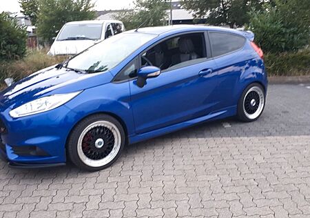 Ford Fiesta 1,6 EcoBoost ST Leder-Sport-Paket ST 230