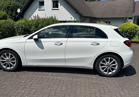 Mercedes-Benz A 180 -