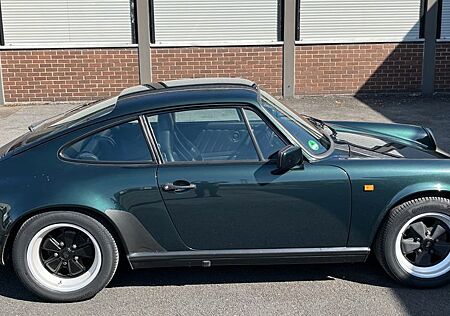 Porsche 911 Urmodell 911 Carrera 3,2 in Tannengrün metallic