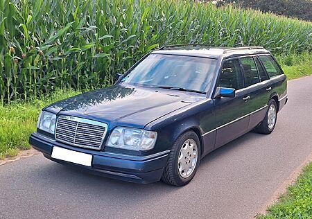 Mercedes-Benz E 320