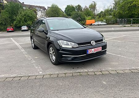 VW Golf Volkswagen VII 1.6 TDI Variant/DSG/ALCANTARA/ACC/NAVI/