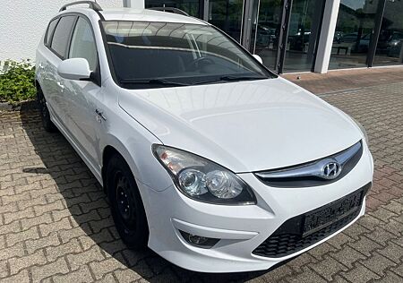 Hyundai i30 CW blue 1.6 Style Style(Cross Wagon)