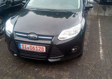 Ford Focus 1,0 EcoBoost 92kW Business Edition Bus...