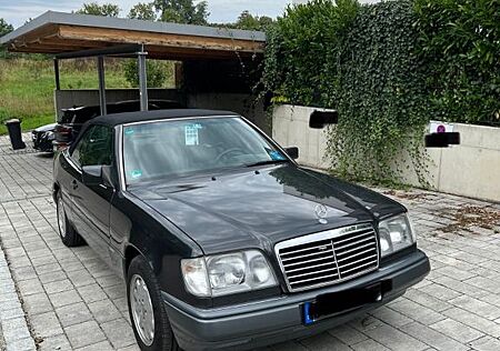 Mercedes-Benz E 200 Cabrio
