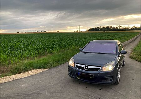 Opel Vectra 2.2 DIRECT Edition Plus MT-6 Edition Plus