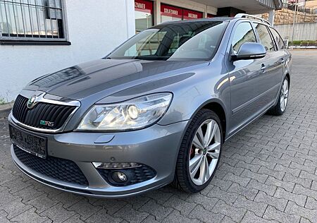 Skoda Octavia Combi RS 2,0 TDI*DSG*XENON*NAVI*AHK*