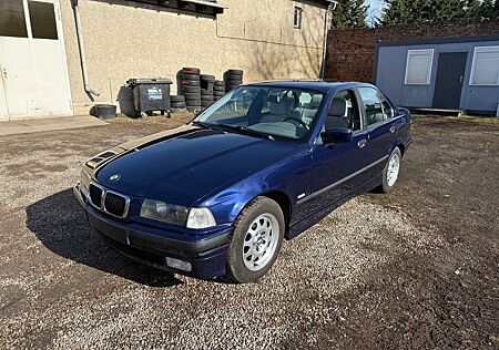 BMW 318i E36! ! LEDER! AUTOMATIK! KLIMA! VOLL!HU NEU!