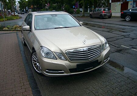 Mercedes-Benz E 350 CGI BlueEFFICIENCY ELEGANCE Autom.2Hd.