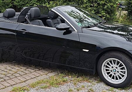 BMW 320i Cabrio - 8-fach Bereift