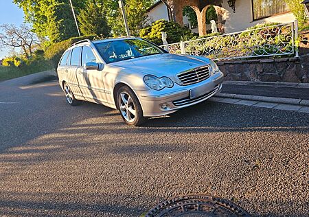 Mercedes-Benz 220