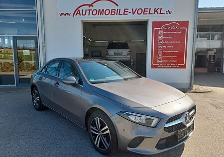 Mercedes-Benz A 250 e Lim. LED/PANO/NAVI/KAMERA/AMBIENTE