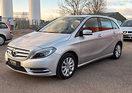 Mercedes-Benz B 180 *Automatik* AHK / Klima / SHZ / Service /
