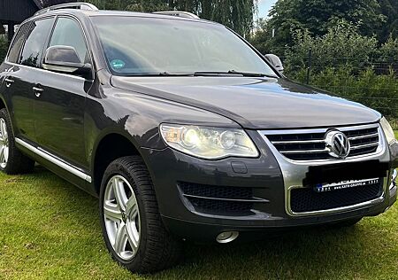 VW Touareg Volkswagen 3.0 V6 TDI Tiptronic -