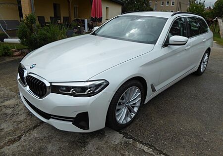 BMW 530d xDrive Touring A+Leder+LED+Wirä+Navi+RFK+SH