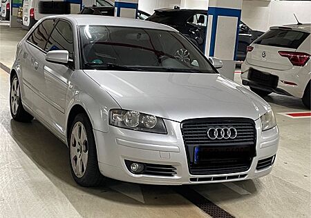 Audi A3 1.6 Ambition/Klimaauto/Sportfahrw./17ZOLL/TÜV
