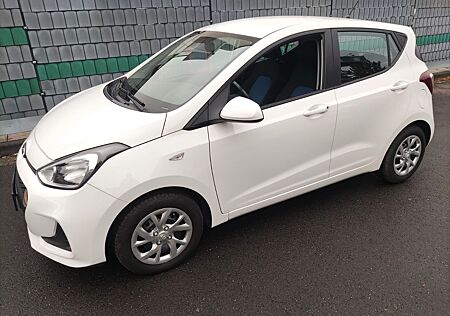 Hyundai i10 1.0 Trend Scheckheft gepflegt