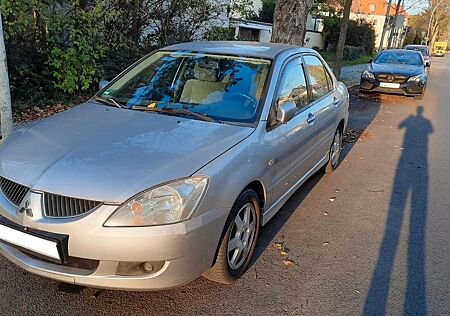 Mitsubishi Lancer CS0 1.6 Behindertenumbau Handgas