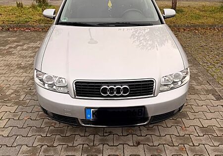Audi A4 1.6 -