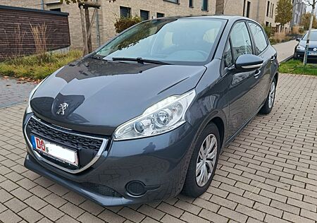 Peugeot 208 Active MOTOR 4-Zylinder !!