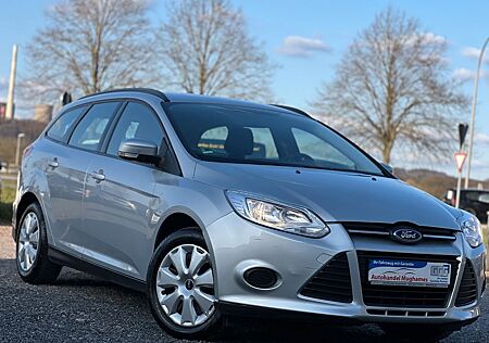 Ford Focus Turnier Trend 1.6*Klima*AHK*Allwetter*PDC*