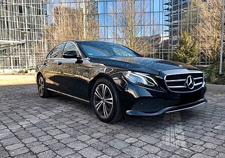 Mercedes-Benz E 220 d 4MATIC Autom. -