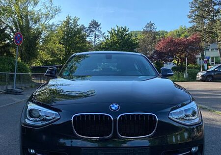 BMW 118i Sport Line Sport Line