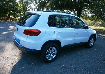 VW Tiguan Volkswagen 2.0 TDI DSG 4MOT BMotion T Trend & Fu...