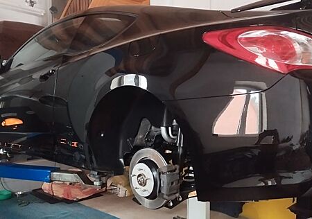 Hyundai Genesis 3.8 V6 Automatik -