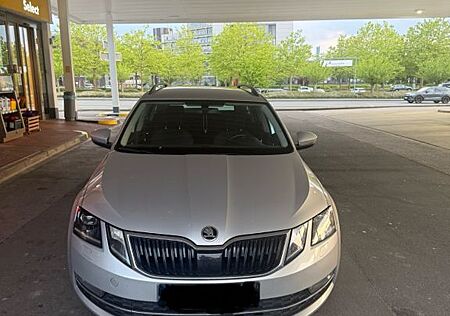 Skoda Octavia 1.6 TDI DSG Ambition Combi Ambition
